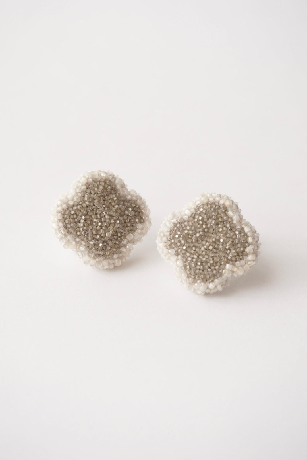 「fragment of the sand」flower/pierced earrings-02