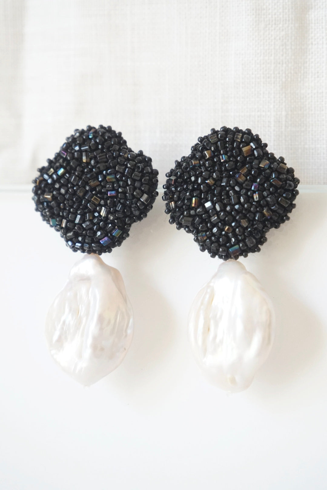 【 jet black,flower ＋pearl】pierced-earrings