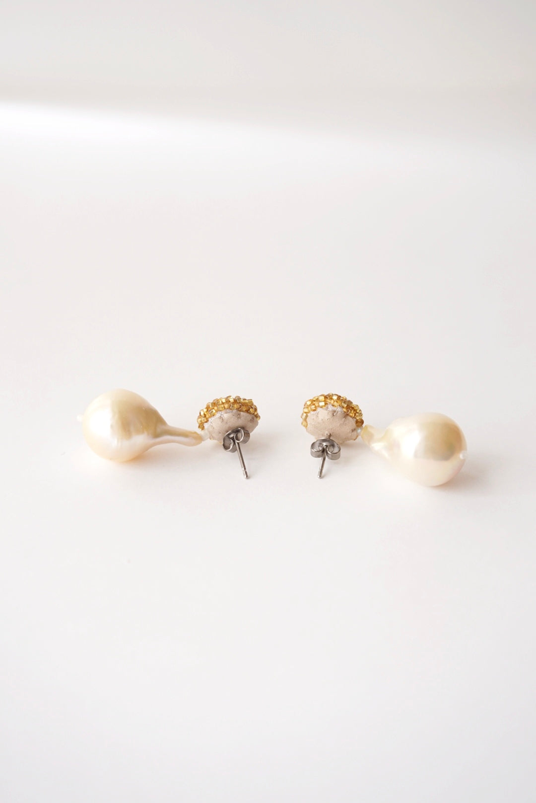 【 gold +baroque pearl】pierced earrings-03