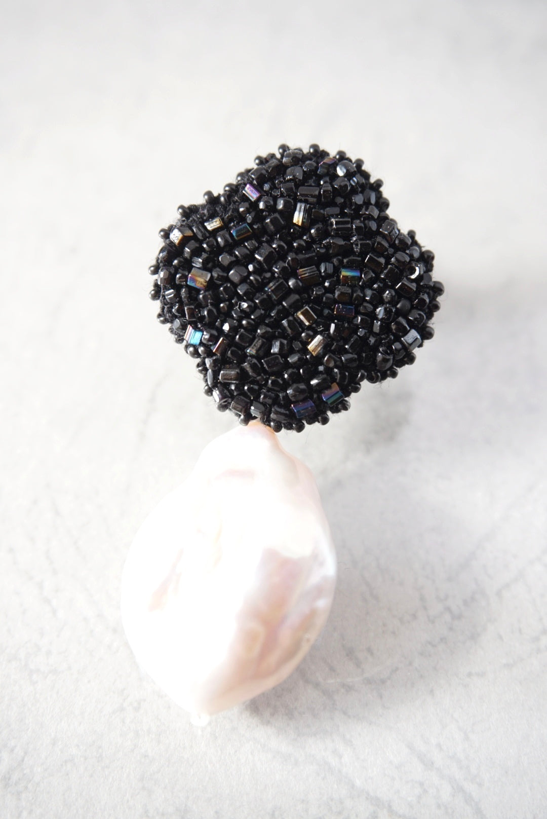 【 jet black,flower ＋pearl】pierced-earrings